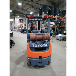 Вилочный погрузчик Toyota газ/бензин 1.5т