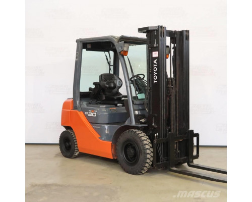 Погрузчик вилочный Toyota FDF20 V3000 в аренду