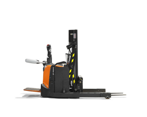 Электрический штабелер Toyota SPE120XR (Исполнение для рыбной промышленности)