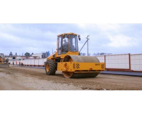 Каток вибрационный самоходный АМКОДОР 6811